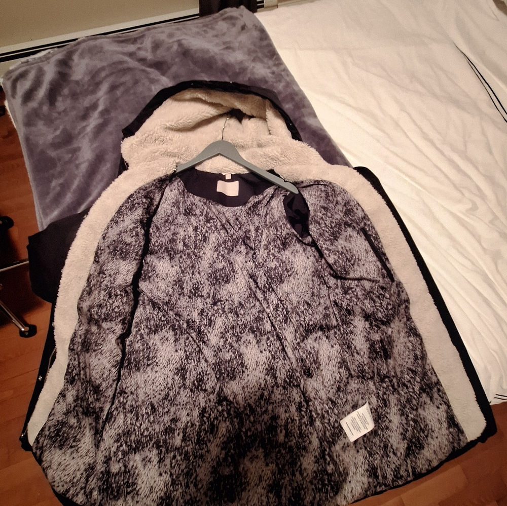 Soia & Kyo Black Hooded Puffer Coat with Fur Trim - Picture 3 of 8